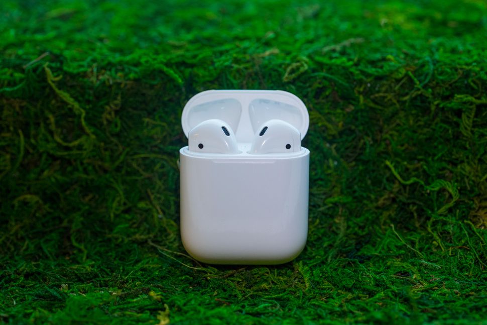 apple-airpods-6