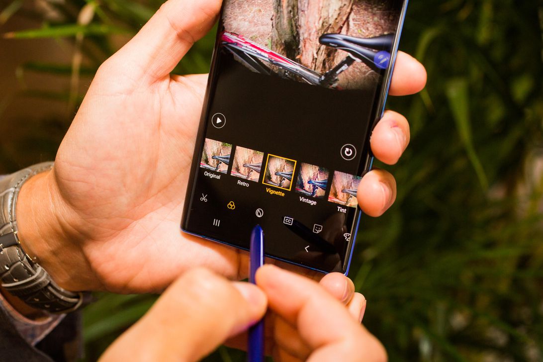 195-samsung-galaxy-note-10-note-10-plus