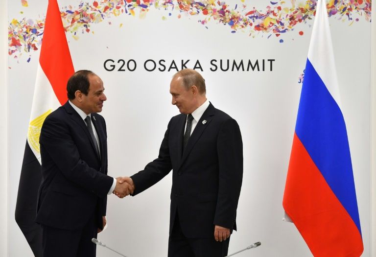 Russian President Vladimir Putin (R) has fostered Egyptian President Abdel Fattah al-Sisi (L) as an ally (AFP Photo/Yuri KADOBNOV)
