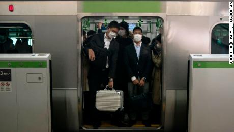 Even in the coronavirus pandemic, the Japanese likely won't stay home until Shinzo Abe makes them