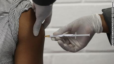 Experts call for independent commission separate from FDA to review Covid-19 vaccines