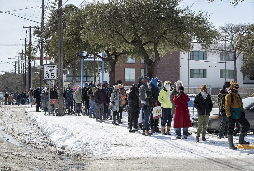 Austin, Texas: People wait in line to buy groceries during the extreme cold snap and widespread power outage on Tuesday