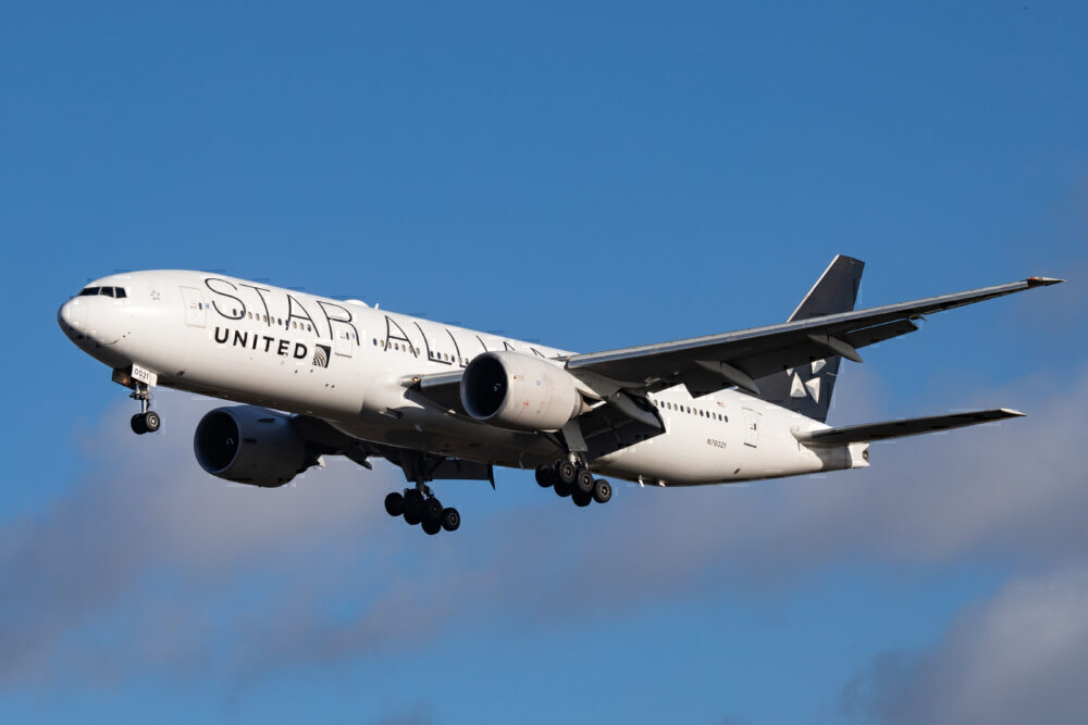 United Airlines Boeing 777-200