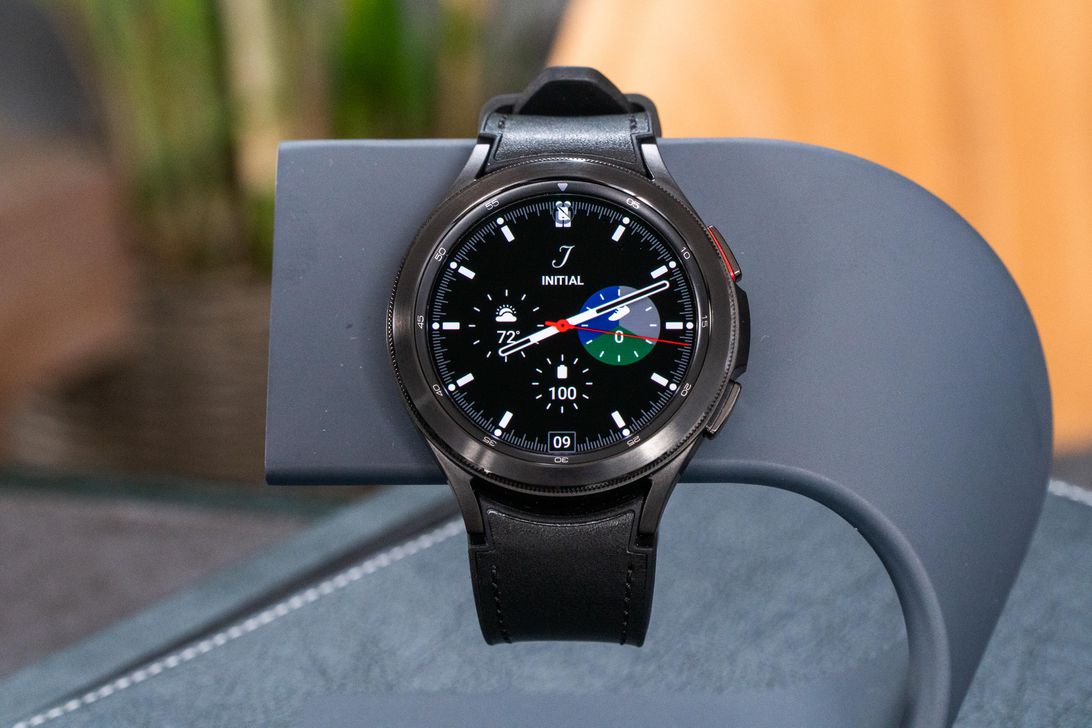Samsung Galaxy Watch 4 and Samsung Galaxy Watch 4 Classic