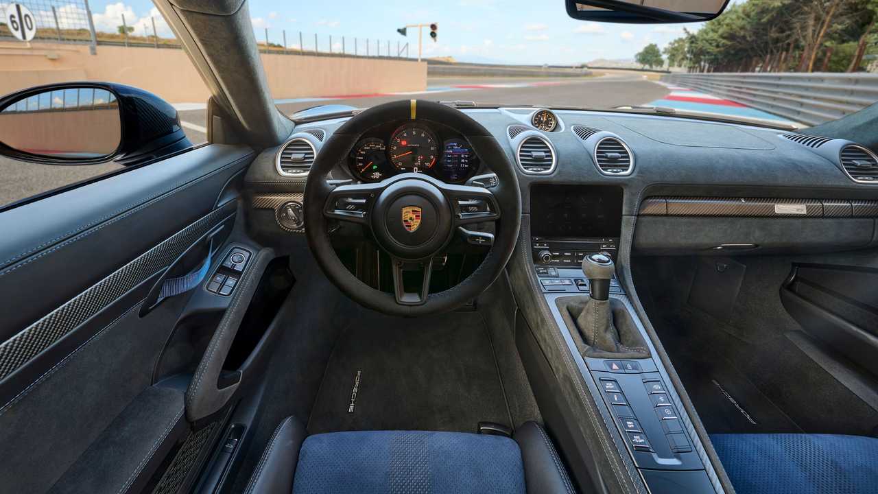 2022 Porsche Cayman GT4 RS
