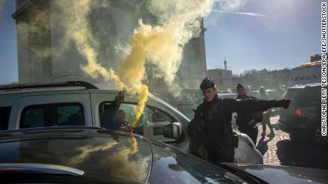 Paris police said in a statement on Twitter that "no blocking will be tolerated" and officers are also currently working "to disperse participants of banned protests" near the Champs-Élysées.