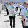 More than 1,200 Delta pilots picket at 7 major airports to call for higher pay