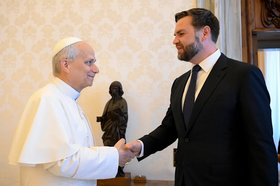 Pope Leo with Vice President JD Vance.
