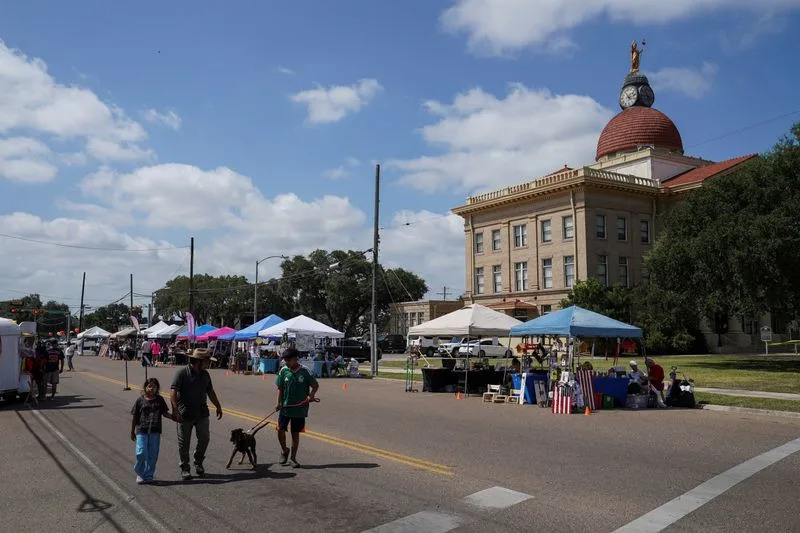 Latino voter backlash puts Texas governor's race on Democrats' midterm map