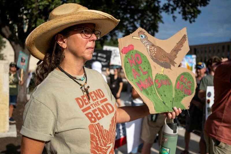 FILE PHOTO: Big Bend border wall construction protesters rally outside court in San Antonio